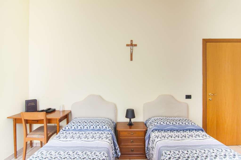 Villa Montemario Rome Room photo
