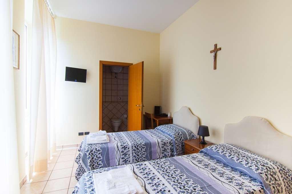 Villa Montemario Rome Room photo