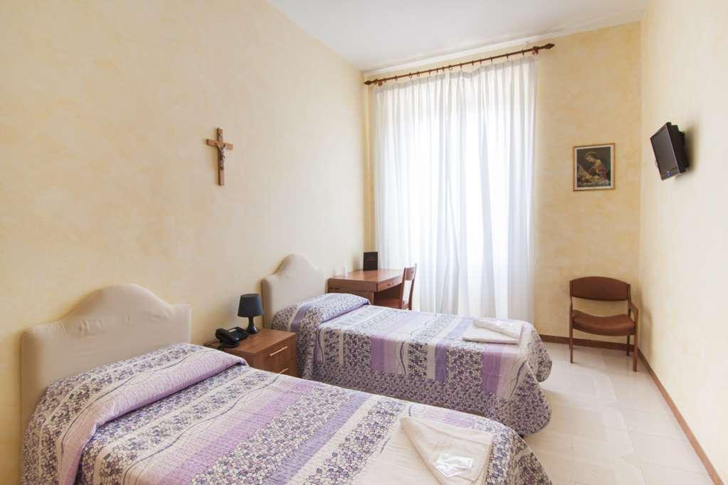 Villa Montemario Rome Room photo